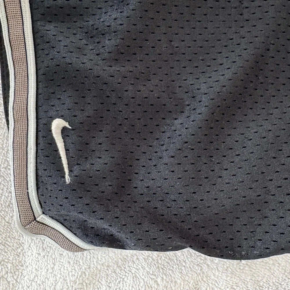 Nike Kids Athletic Shorts Black Mesh Basketball‎ Training Gym - size XS